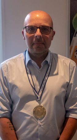 Herrer række C. Guld