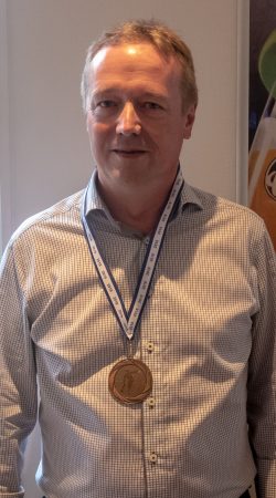 Herrer række B. Bronze