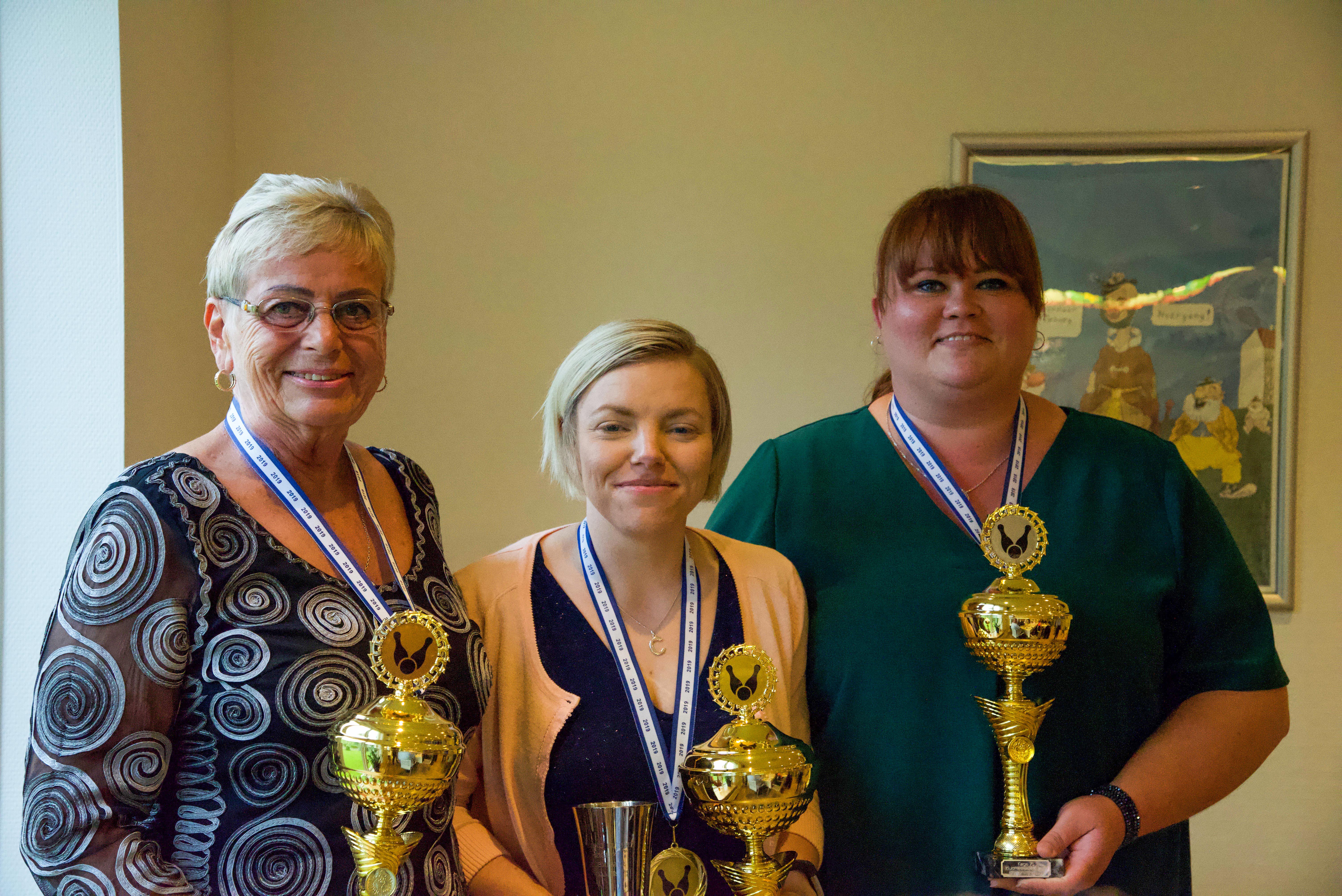 Klubmester. Guld til Christel Overgaard, sølv til Ann L. Hansen, bronze til Birgit Thomassen.